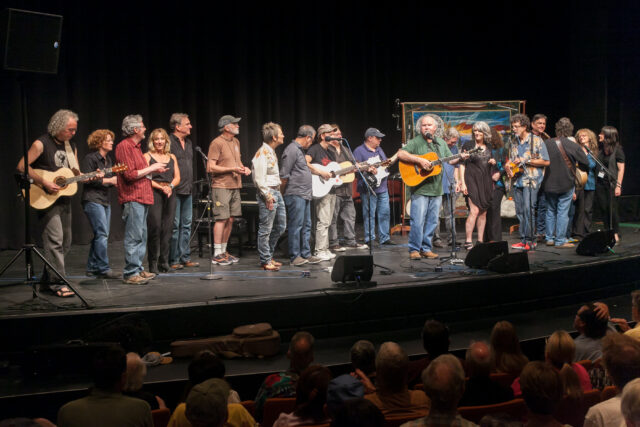 The Swannanoa Gatheringâs 2016 contemporary folk staff concert concludes with a group performance of Tom Paxtonâs âRamblinâ Boy.â