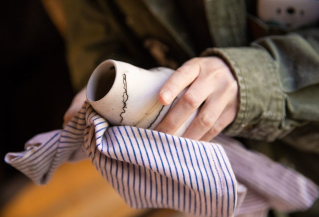 Finishing horsehair pottery