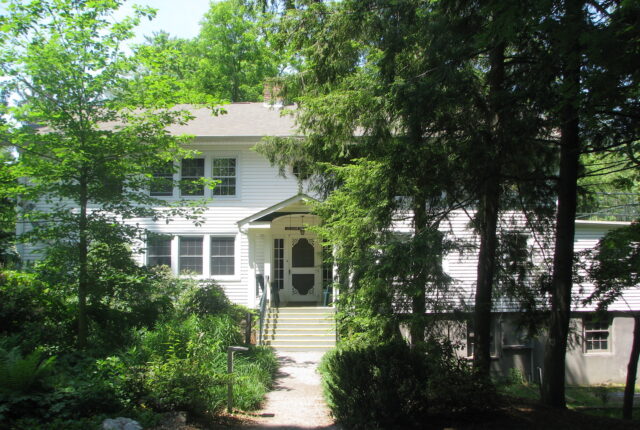 The front entrance to the St. Clair Guest House