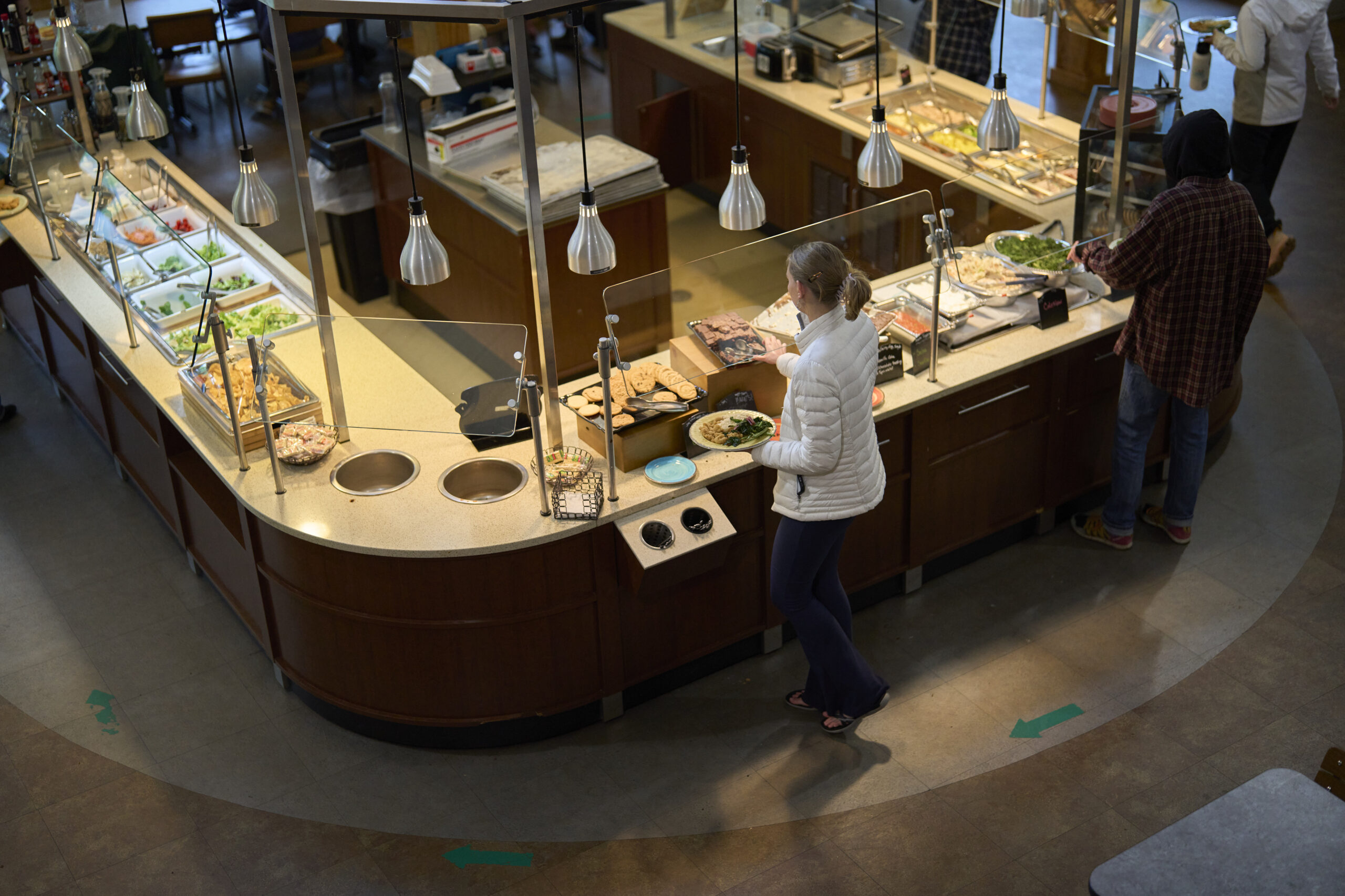 Students serve themselves at our buffet dining hall gladfelter